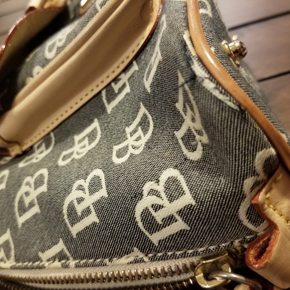 Dooney & Bourke handbag - Picture 7 of 8